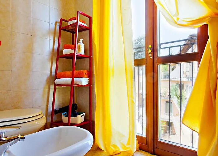 Апартаменти Miki House *